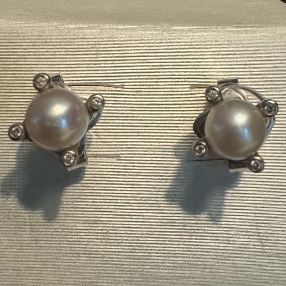 David Yurman Pearl Earrings 6mm